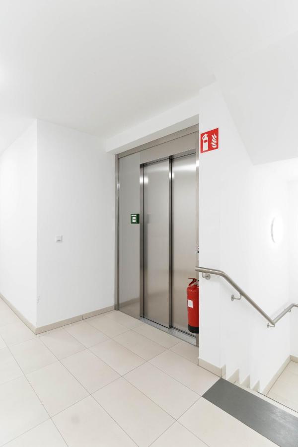 Luxurious Apartment With Big Balcony Near City Center ウィーン エクステリア 写真